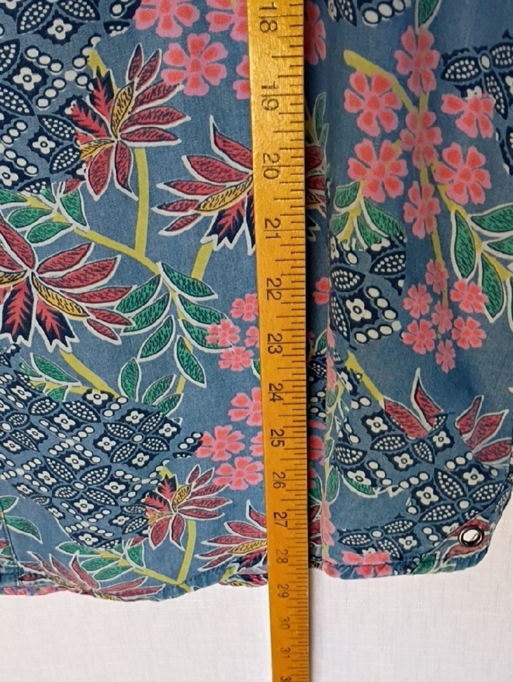 intro. Love The Fit Women's Shirt Button-Front with Pink Blooms Size XL - Picture 7 of 10